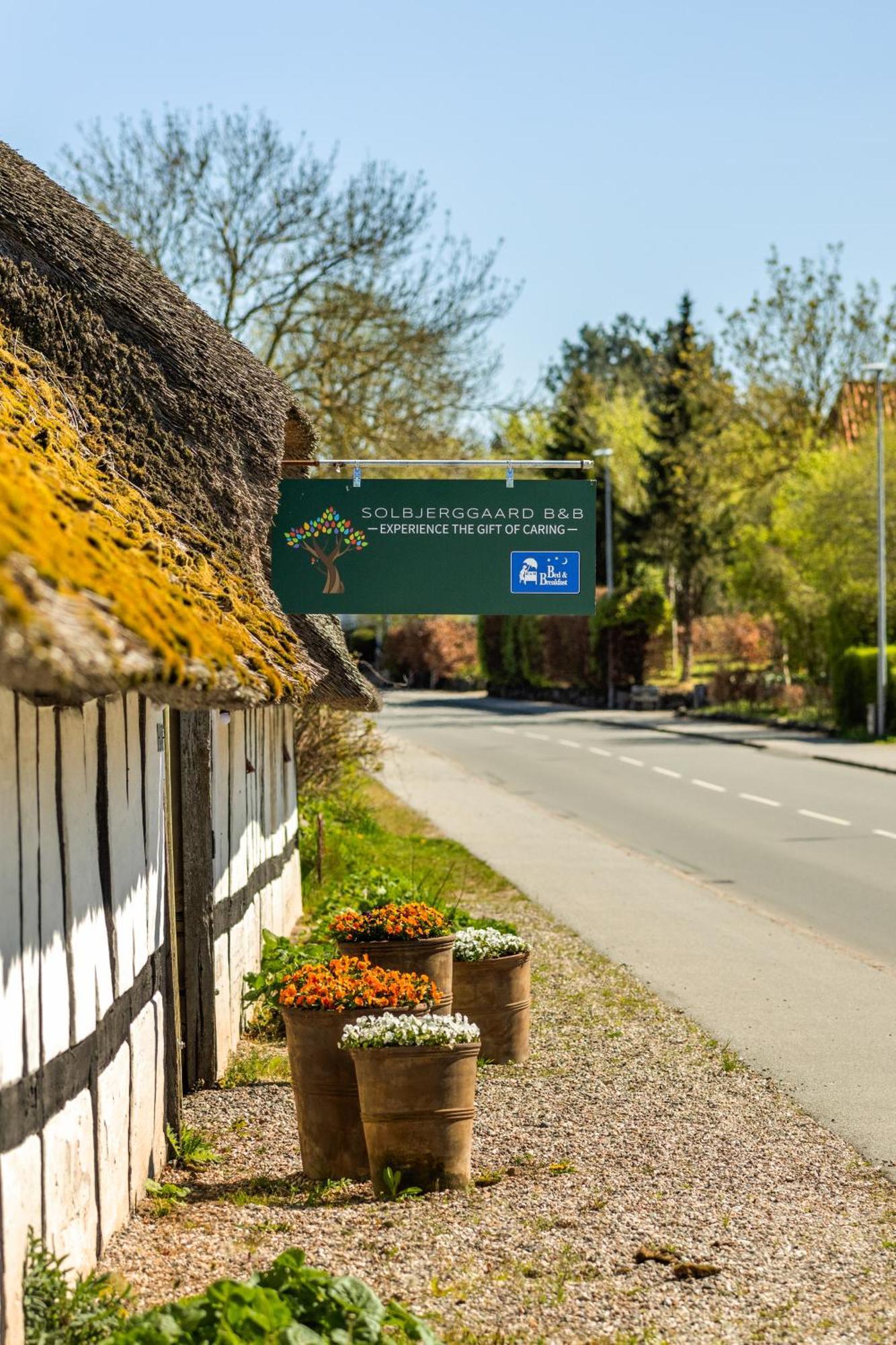 Solbjerggaard Bed & Breakfast Faborg Bagian luar foto